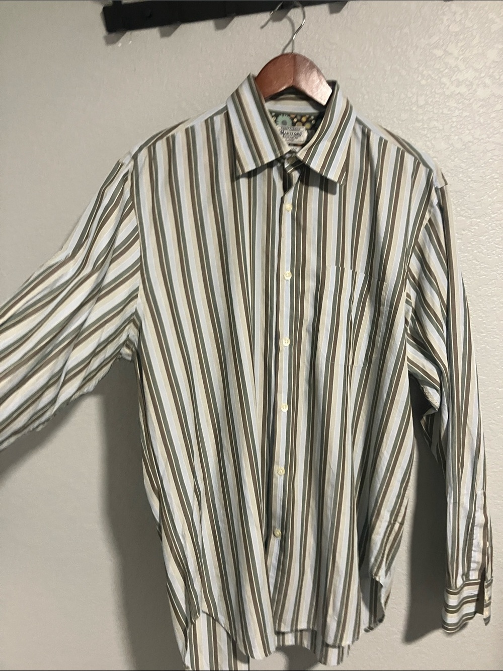 Mens Button-Down Shirt Hartford.